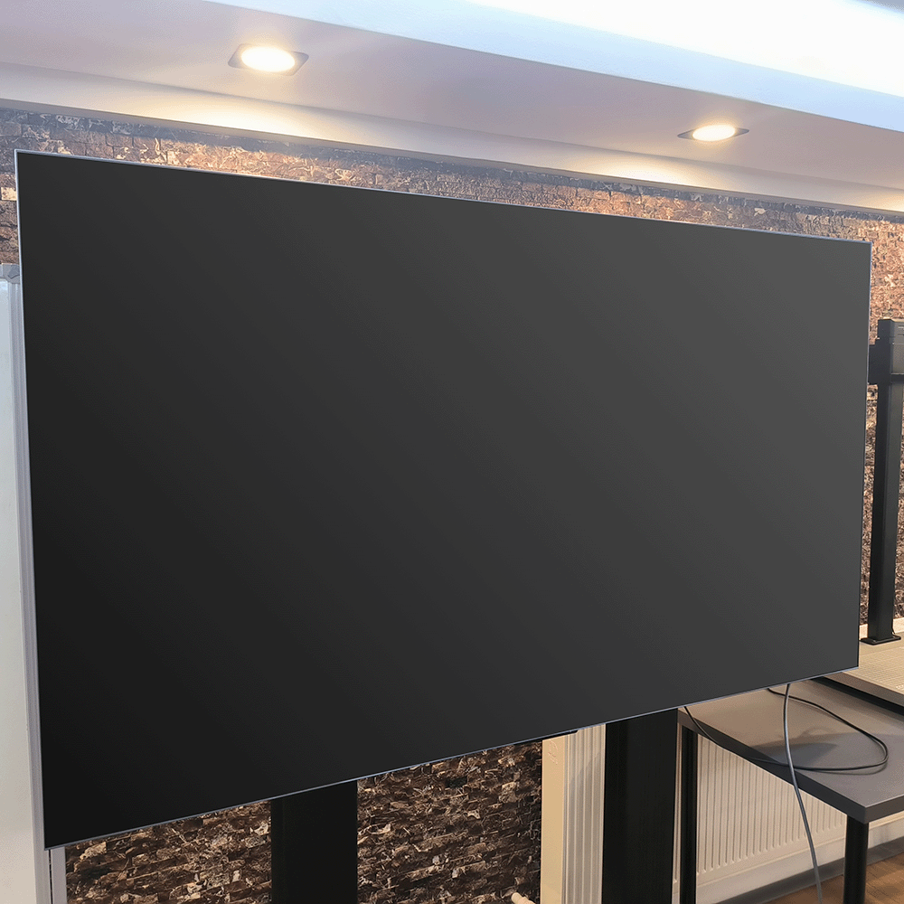 non-powdered palmprint visible